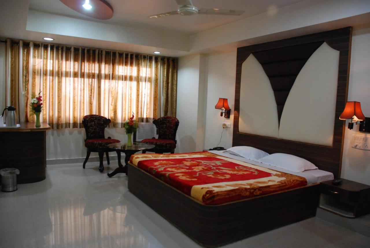 Hotel Grand Arjun Rāipur Esterno foto