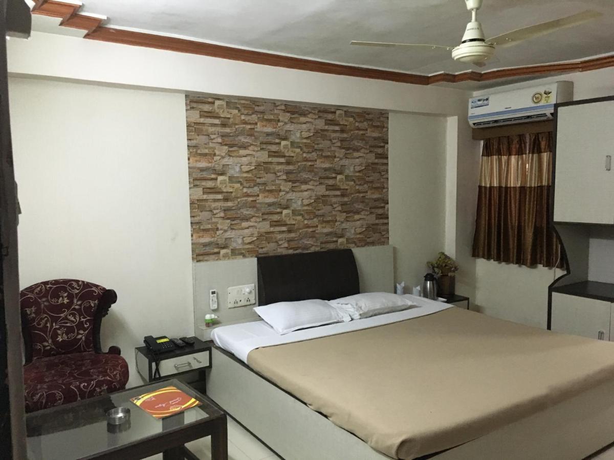 Hotel Grand Arjun Rāipur Esterno foto