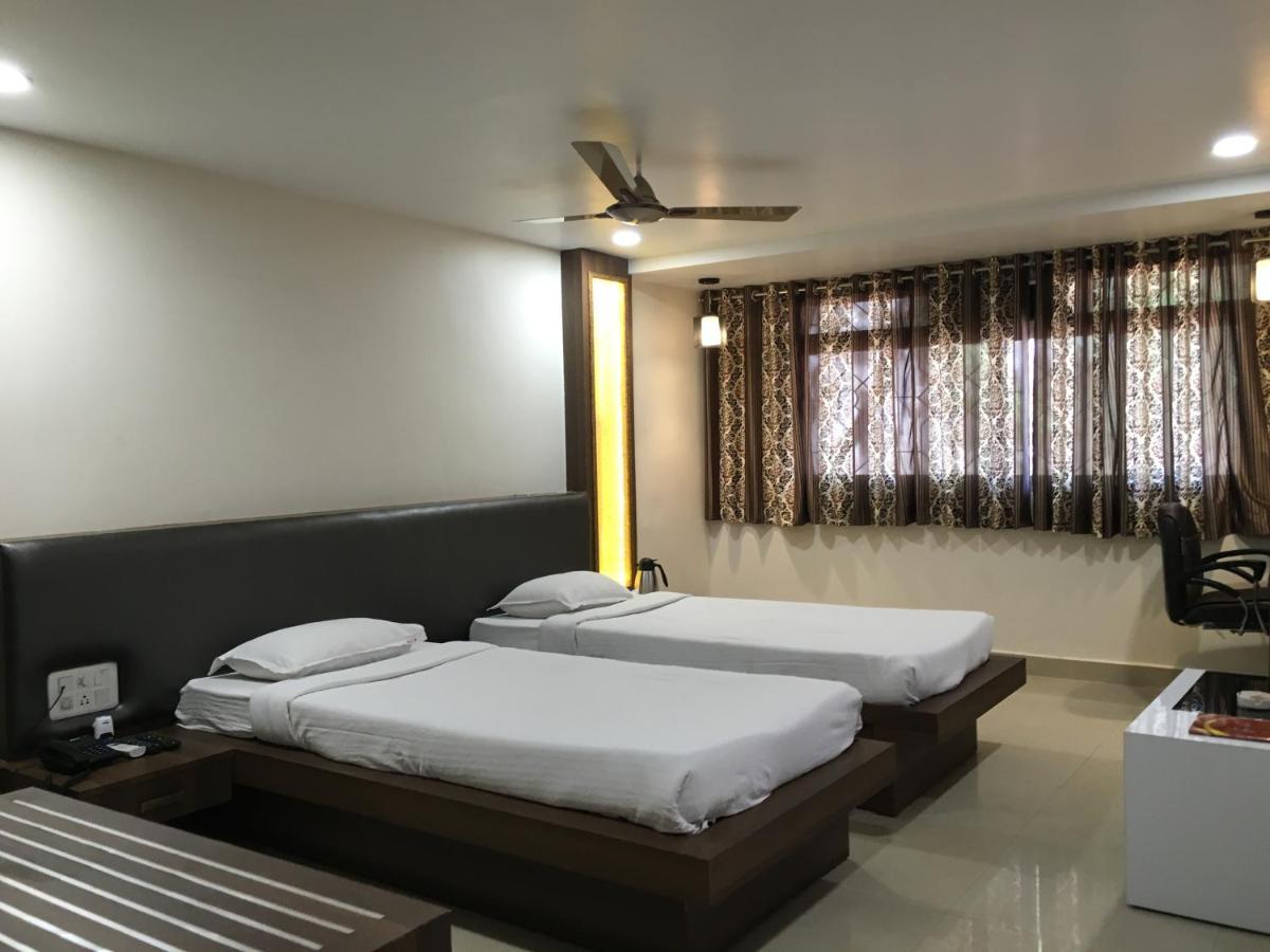 Hotel Grand Arjun Rāipur Esterno foto