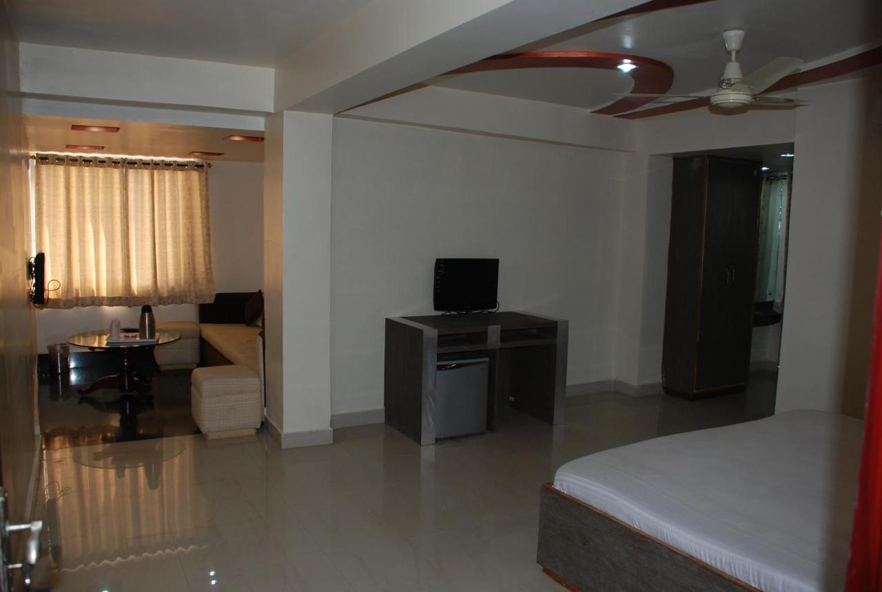 Hotel Grand Arjun Rāipur Esterno foto