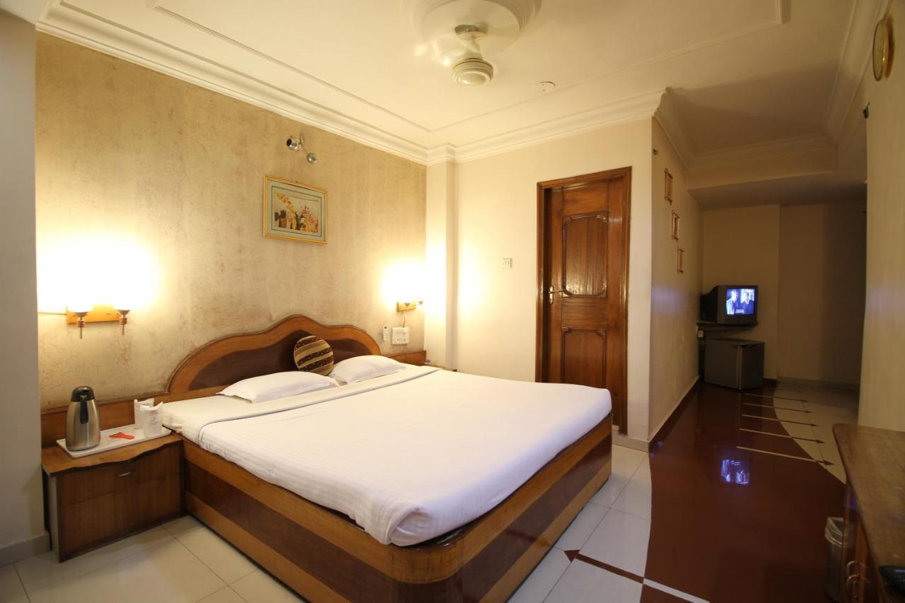Hotel Grand Arjun Rāipur Esterno foto