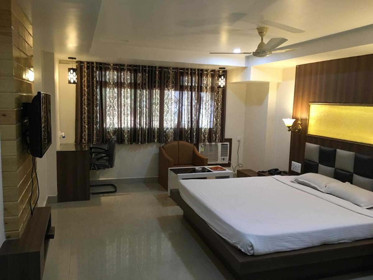 Hotel Grand Arjun Rāipur Esterno foto