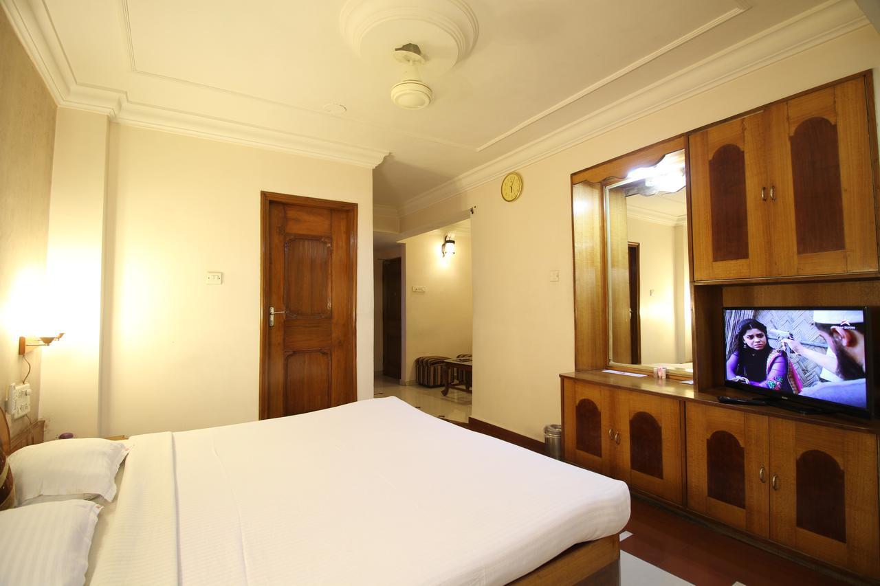Hotel Grand Arjun Rāipur Esterno foto