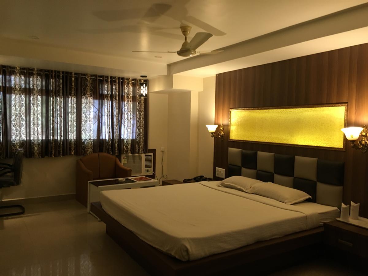Hotel Grand Arjun Rāipur Esterno foto