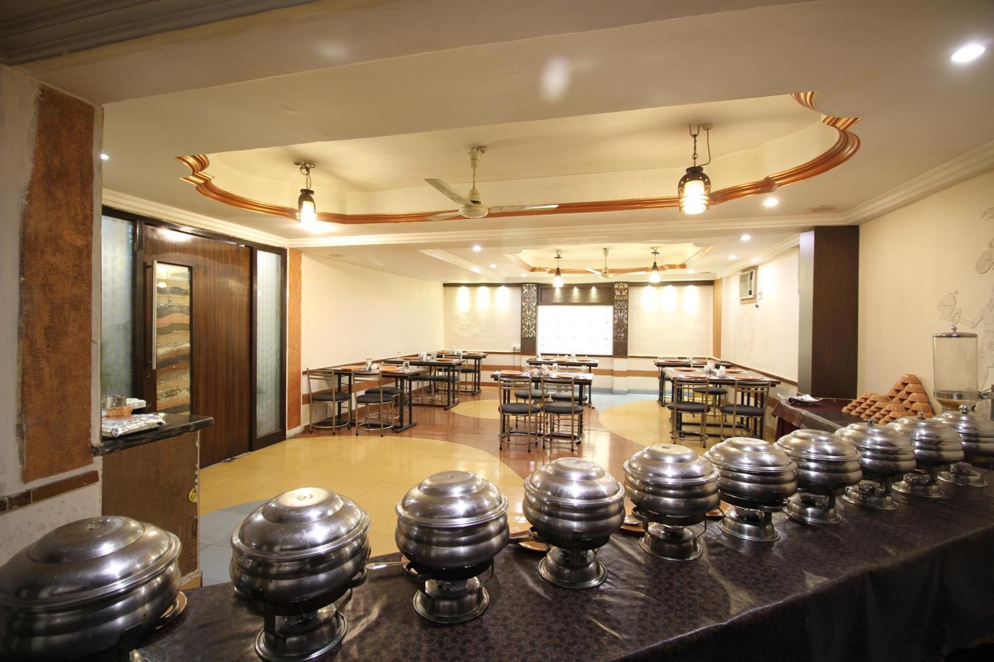 Hotel Grand Arjun Rāipur Esterno foto