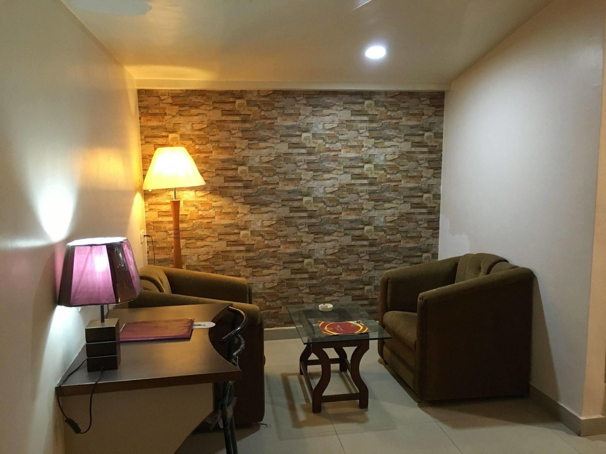 Hotel Grand Arjun Rāipur Esterno foto